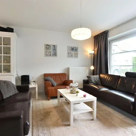 Elegant Holiday In With Fenced Garden