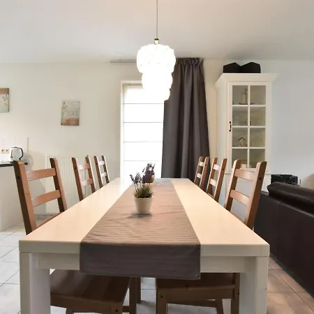Elegant Holiday In With Fenced Garden *