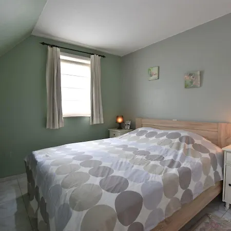 Elegant Holiday In With Fenced Garden Ferienhaus